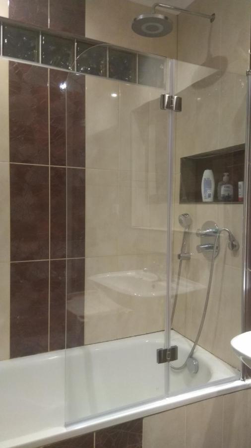 Old Summer House With Renovated Bathroom 布拉格 外观 照片